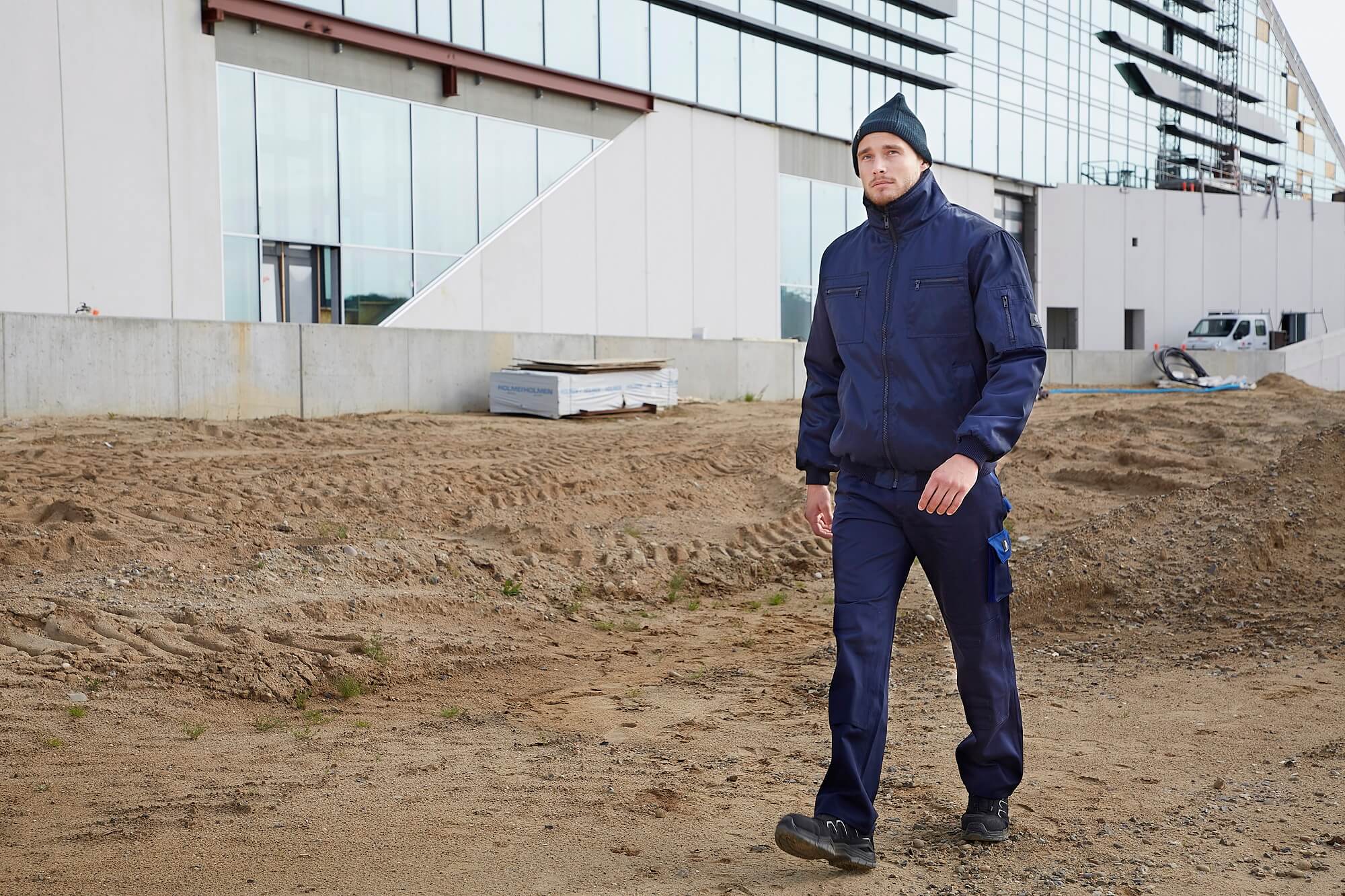 CBBBCF097E7A428A8E0D3E393E748353-de