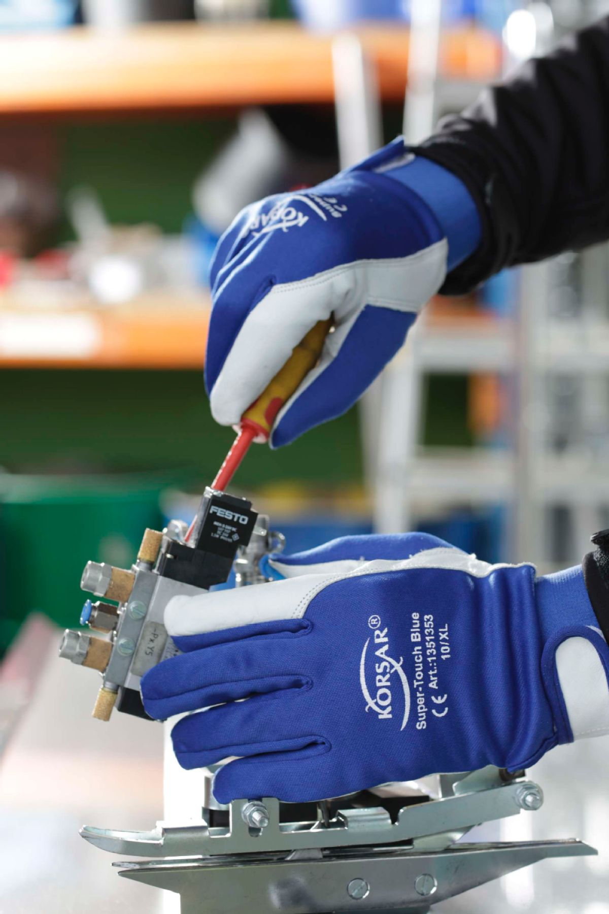 100_38421NBcNnRgHVqEY9